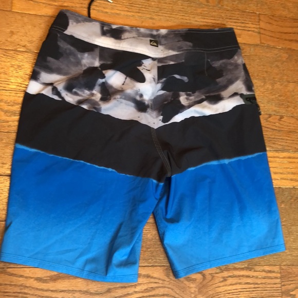 Quicksilver Bathing Suit - Picture 5 of 5